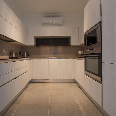Seafront Luxury Apartment With Pool Sliema Dış mekan fotoğraf