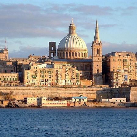 Seafront Luxury Apartment With Pool Sliema Dış mekan fotoğraf