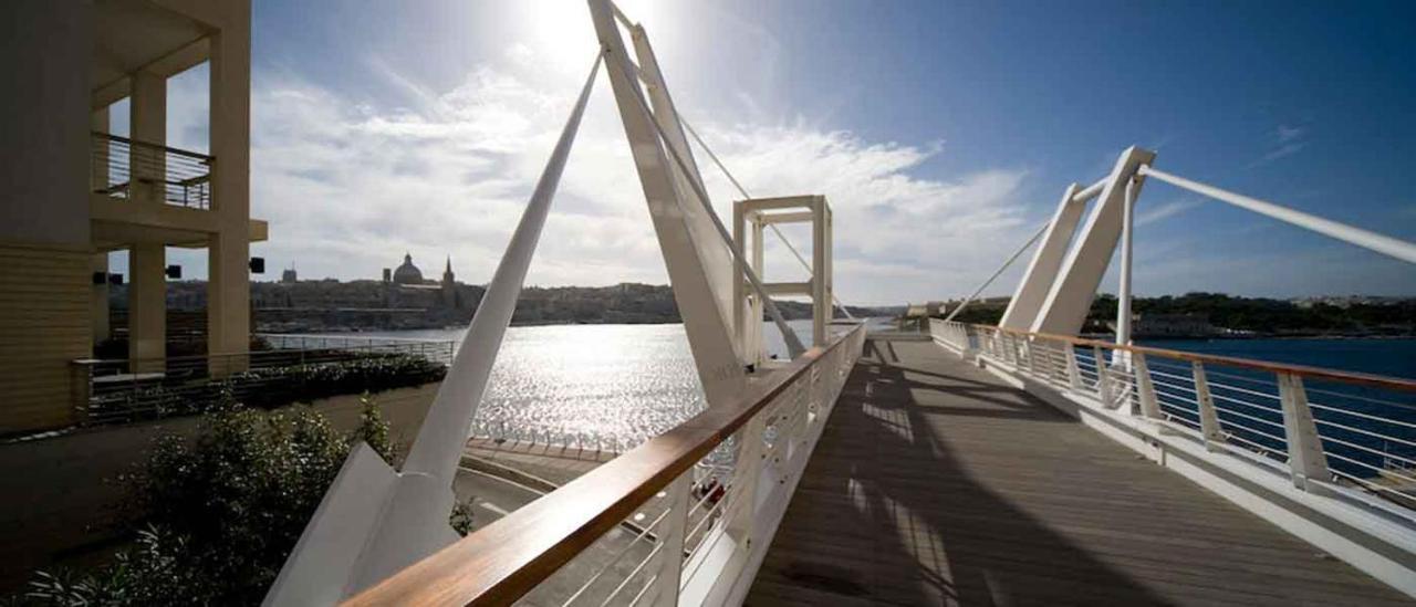 Seafront Luxury Apartment With Pool Sliema Dış mekan fotoğraf
