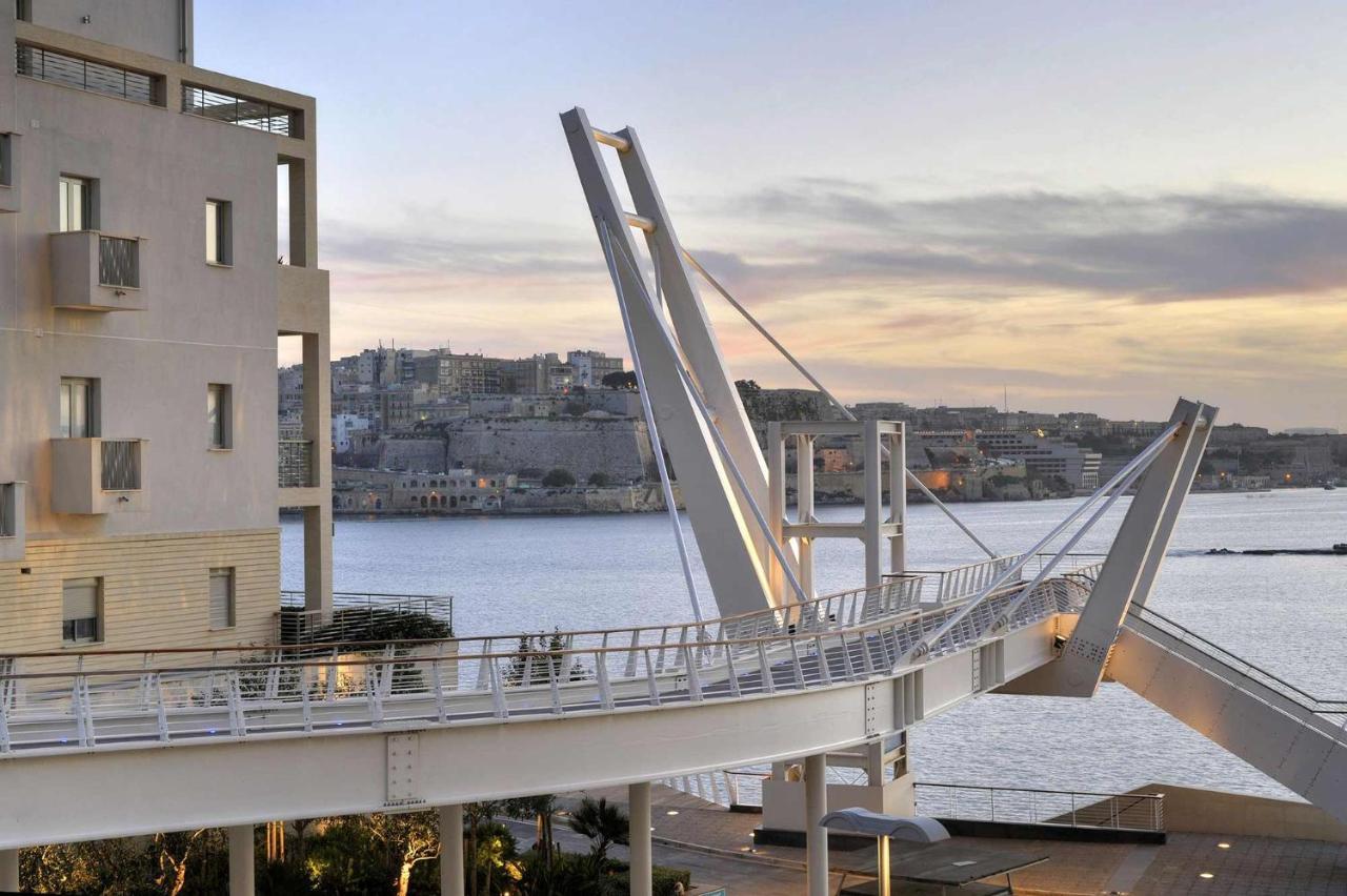 Seafront Luxury Apartment With Pool Sliema Dış mekan fotoğraf